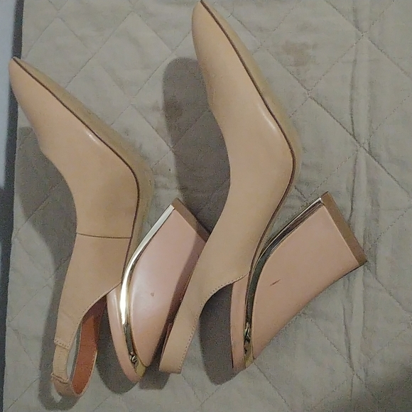 Charles and Keith Nude Heeled Shoes - Picture 6 of 7